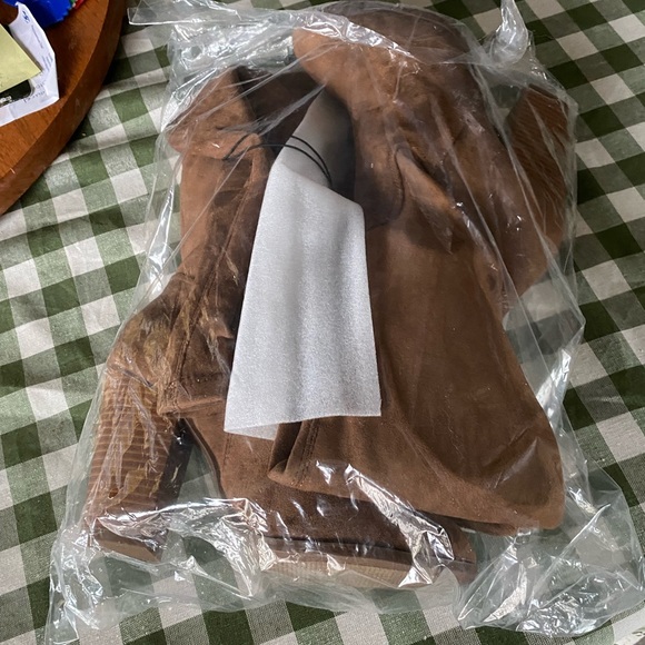 Over the knee block heeled boots - Picture 4 of 5